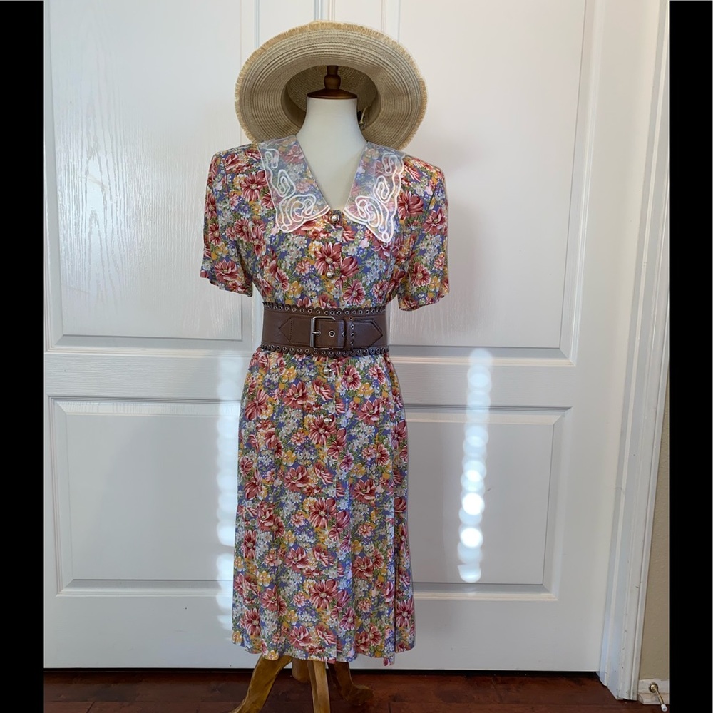 VTG cabbage rose Peter Pan collar dress